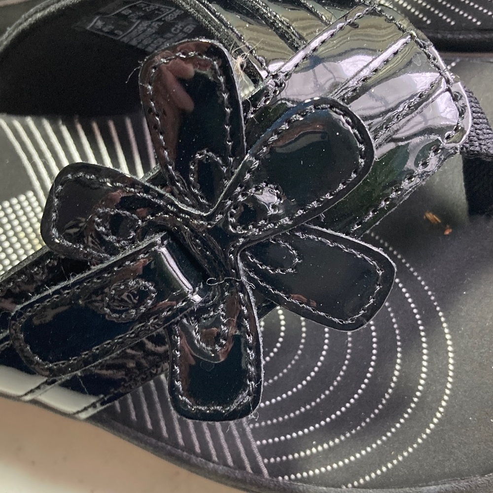Clarks Cloud Steppers Black Flower Sandals - Picture 3 of 7